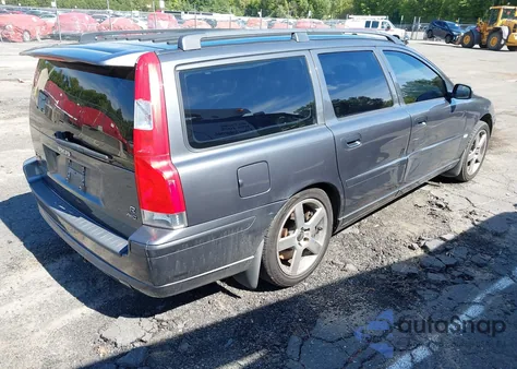 2005 Volvo V70 R z USA, uszkodzony, nr VIN YV1SJ527352488394